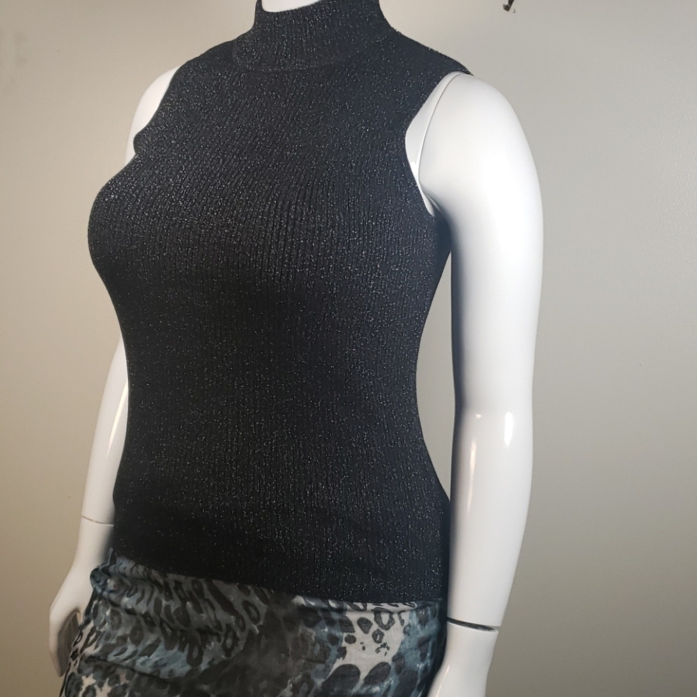 Dana Buchman turtleneck sweater vest top